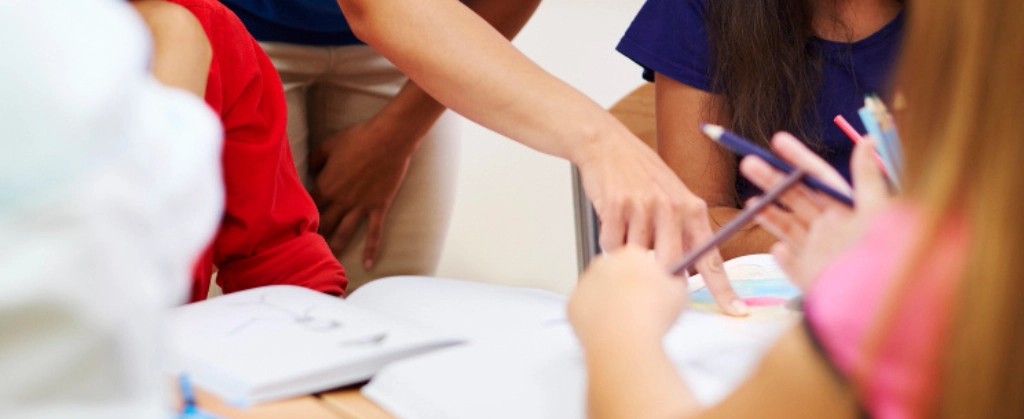 Inglés en primaria vs academia: por qué no es suficiente solo el colegio